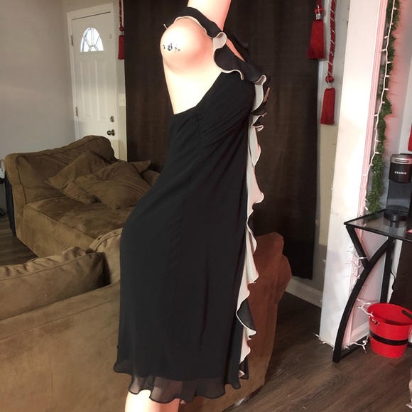 DressBarn Collections black cream Dress Ruffle woman size 8 sleek Date Back - Picture 6 of 9